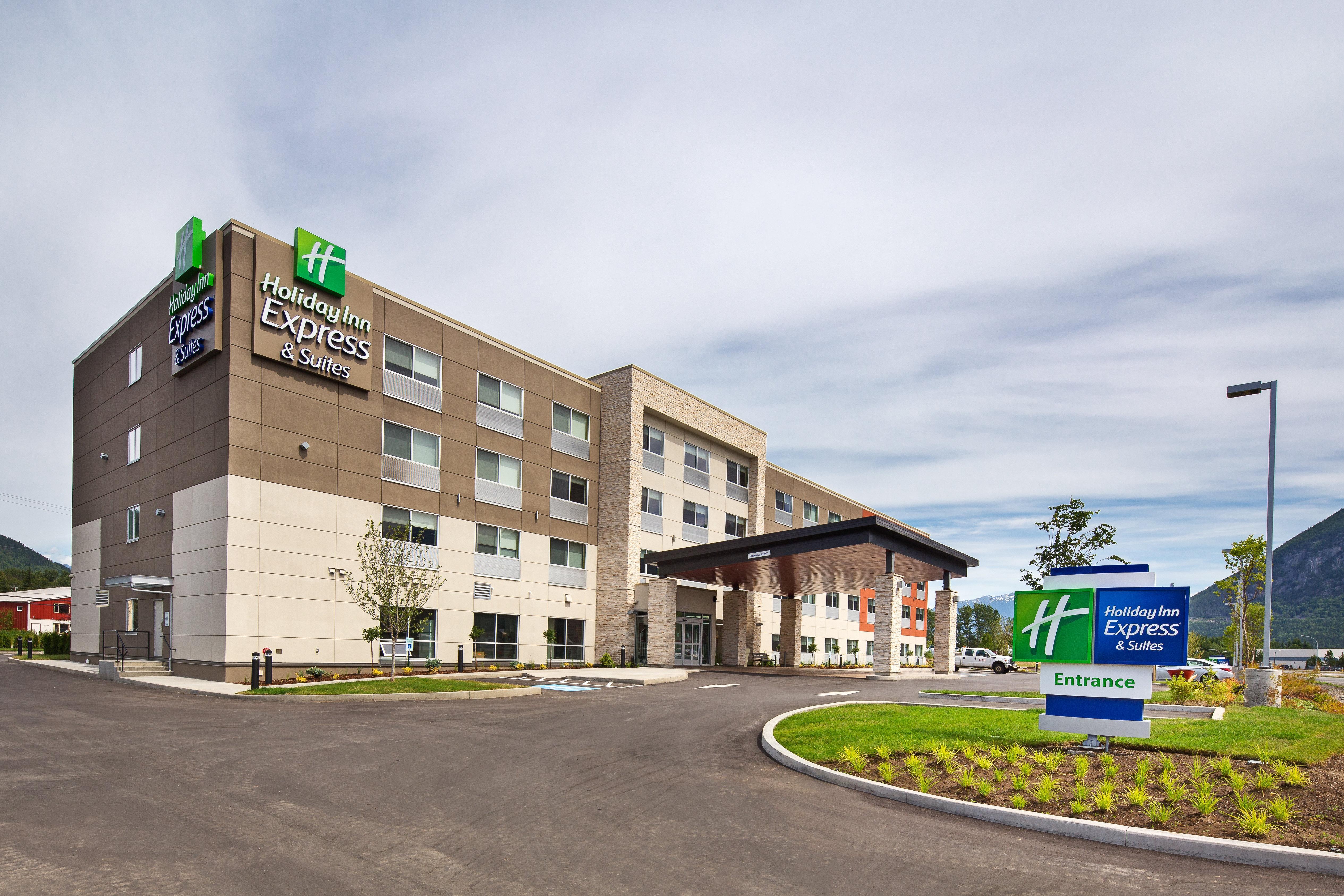Holiday Inn Express & Suites Terrace By Ihg Экстерьер фото