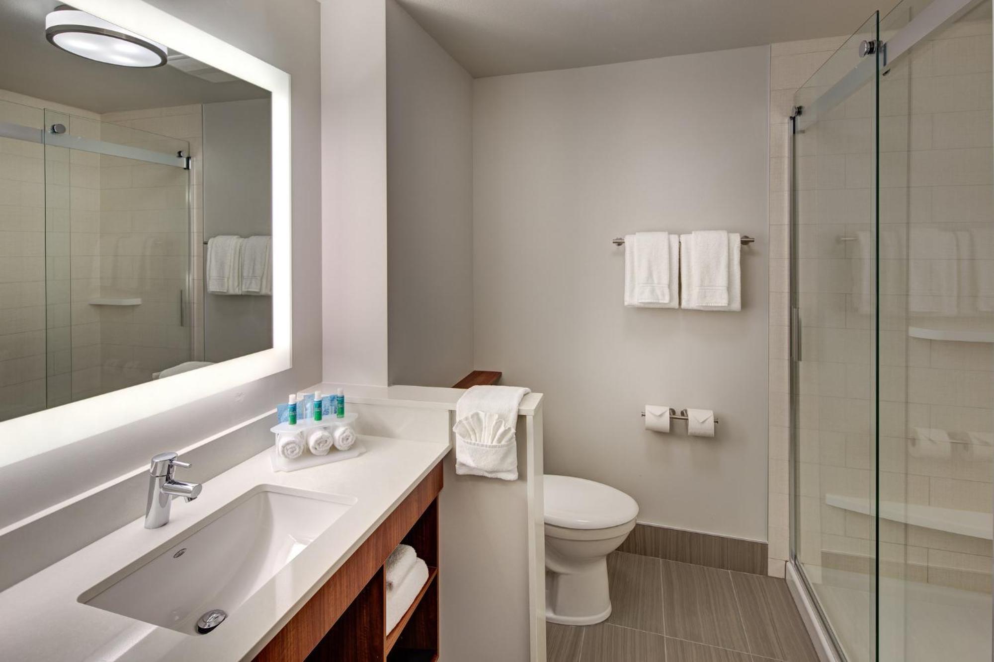 Holiday Inn Express & Suites Terrace By Ihg Экстерьер фото